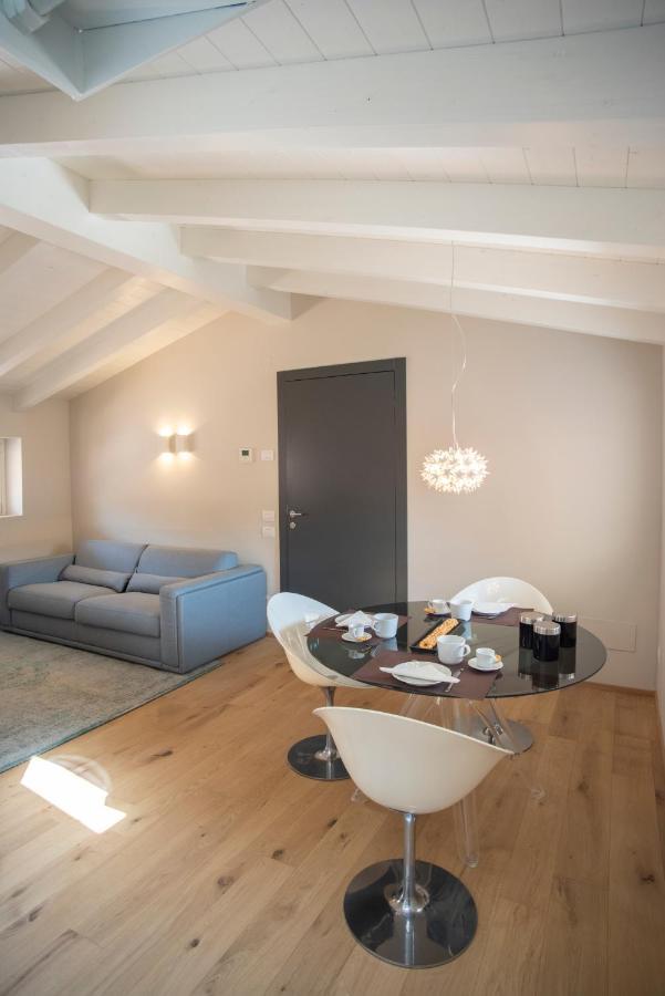 Time To Be - Luxury Apartments Centro Storico Peschiera del Garda Exteriör bild