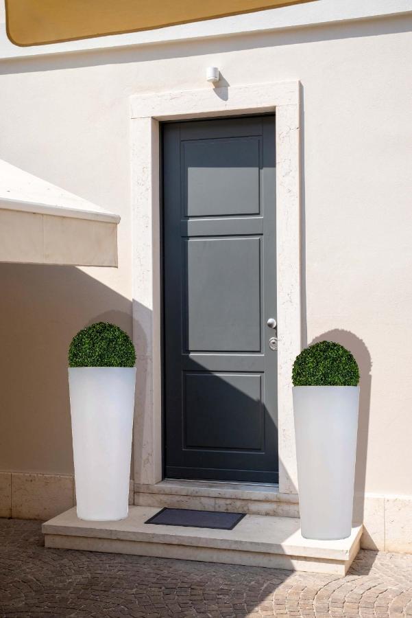 Time To Be - Luxury Apartments Centro Storico Peschiera del Garda Exteriör bild