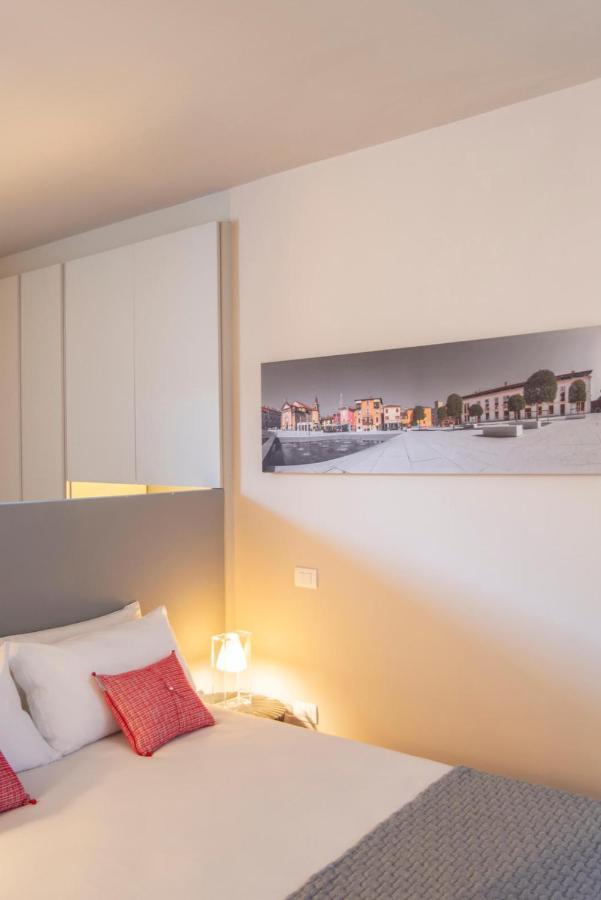 Time To Be - Luxury Apartments Centro Storico Peschiera del Garda Exteriör bild